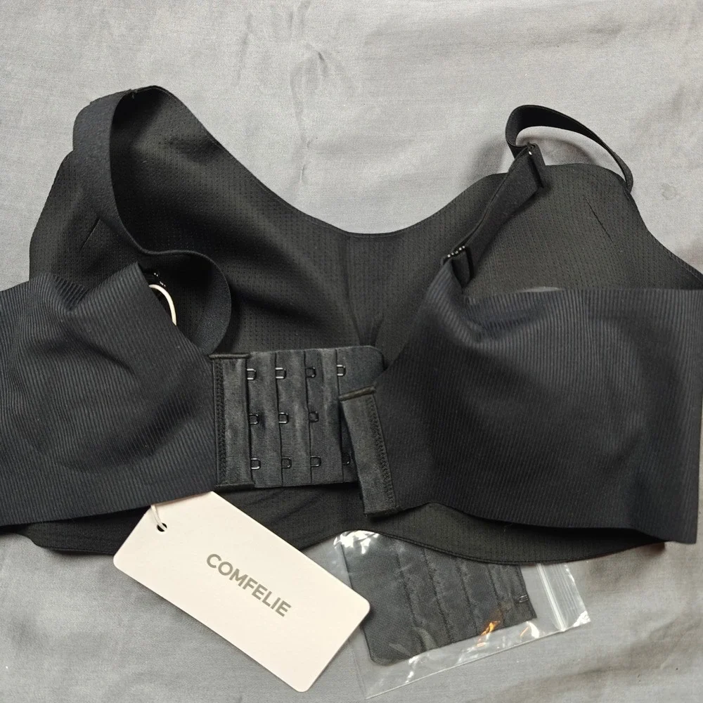 Comfelie Everyday Bra EB058 Black Seamless Wireless Ribbed Size Small New‎